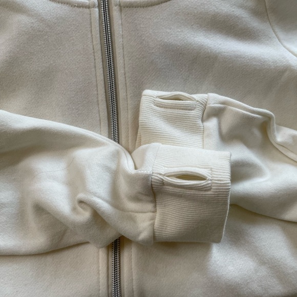 2 for 15 Bench Sweater - Picture 5 of 7